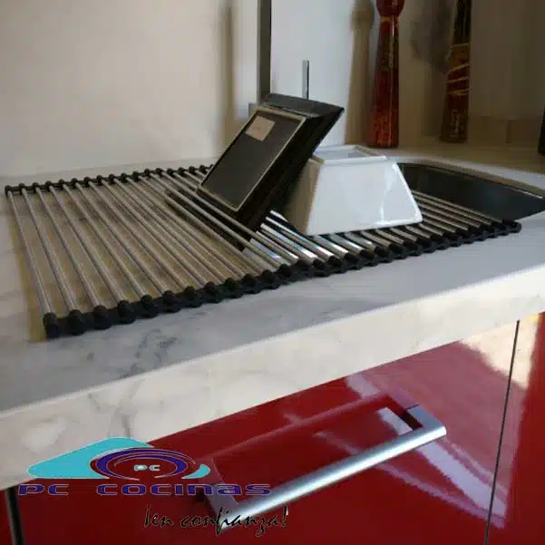 Escurridor con recipientes