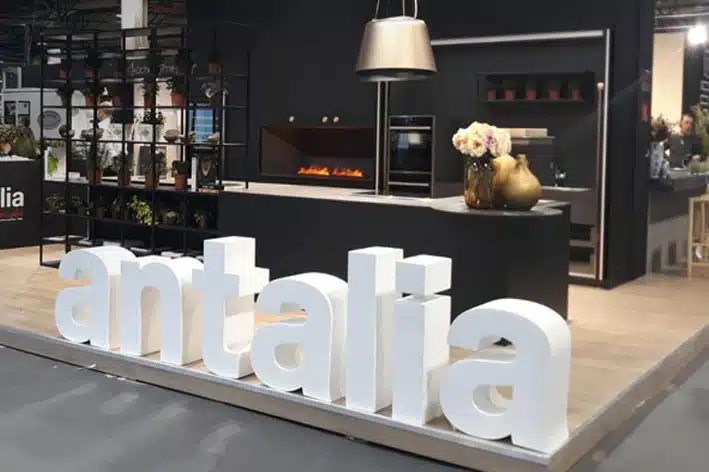 cocina negra de antalia