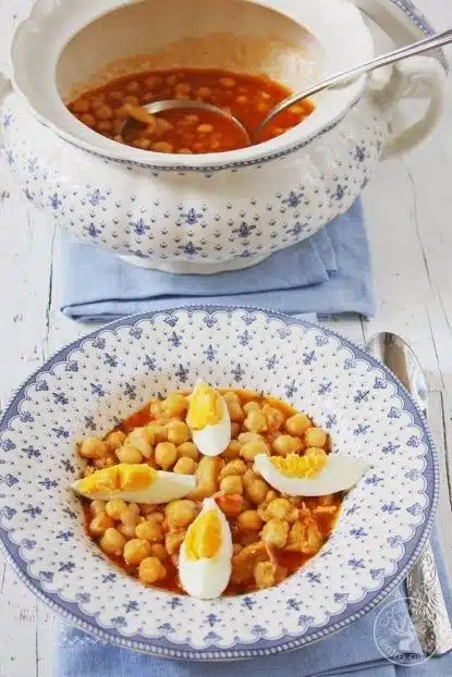 potaje de garbanzos con bacalao