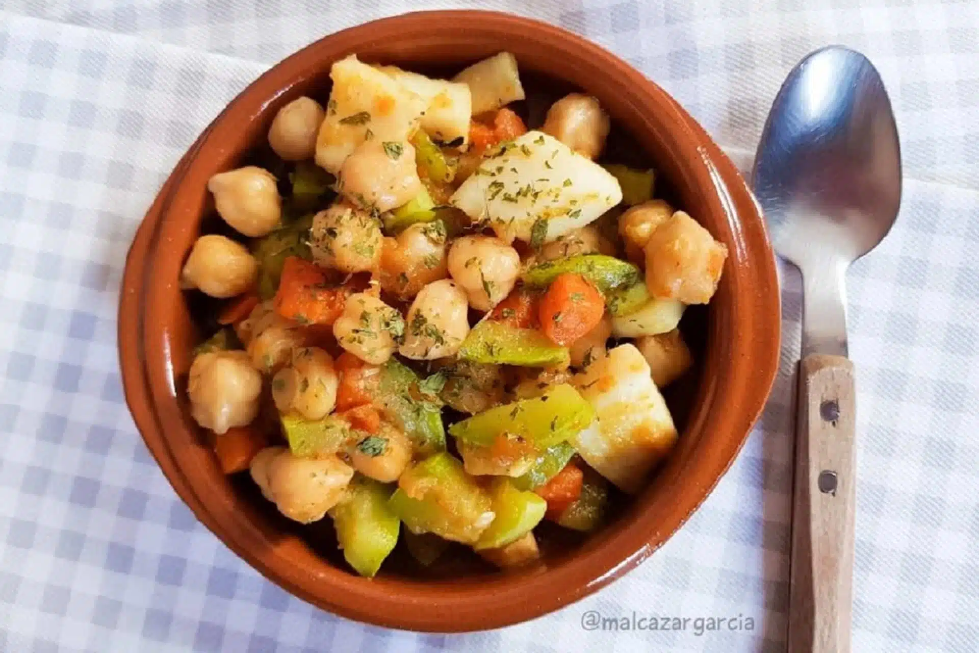 potaje de garbanzos con sepia