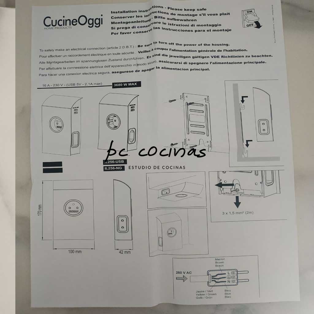 enchufe compac dimensiones