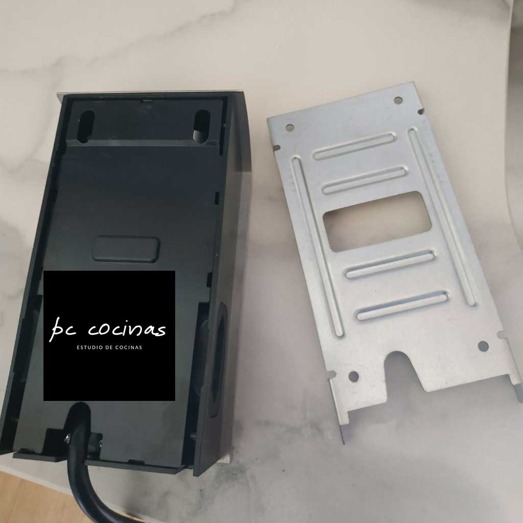 Enchufe IL 256-USB Compact - Imagen 12
