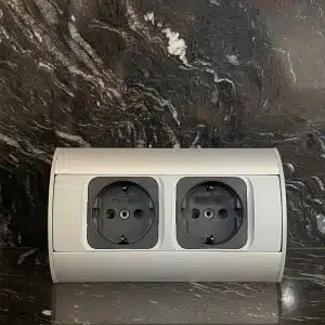 Enchufe Corner Box 2G