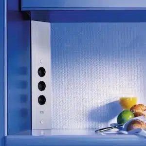 Enchufe para rincón de 90º