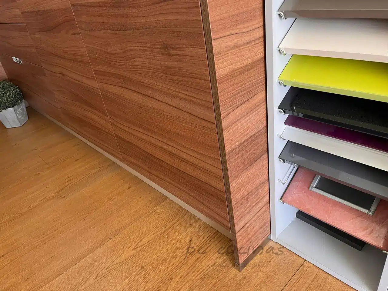protege los costados de tus muebles de cocina
