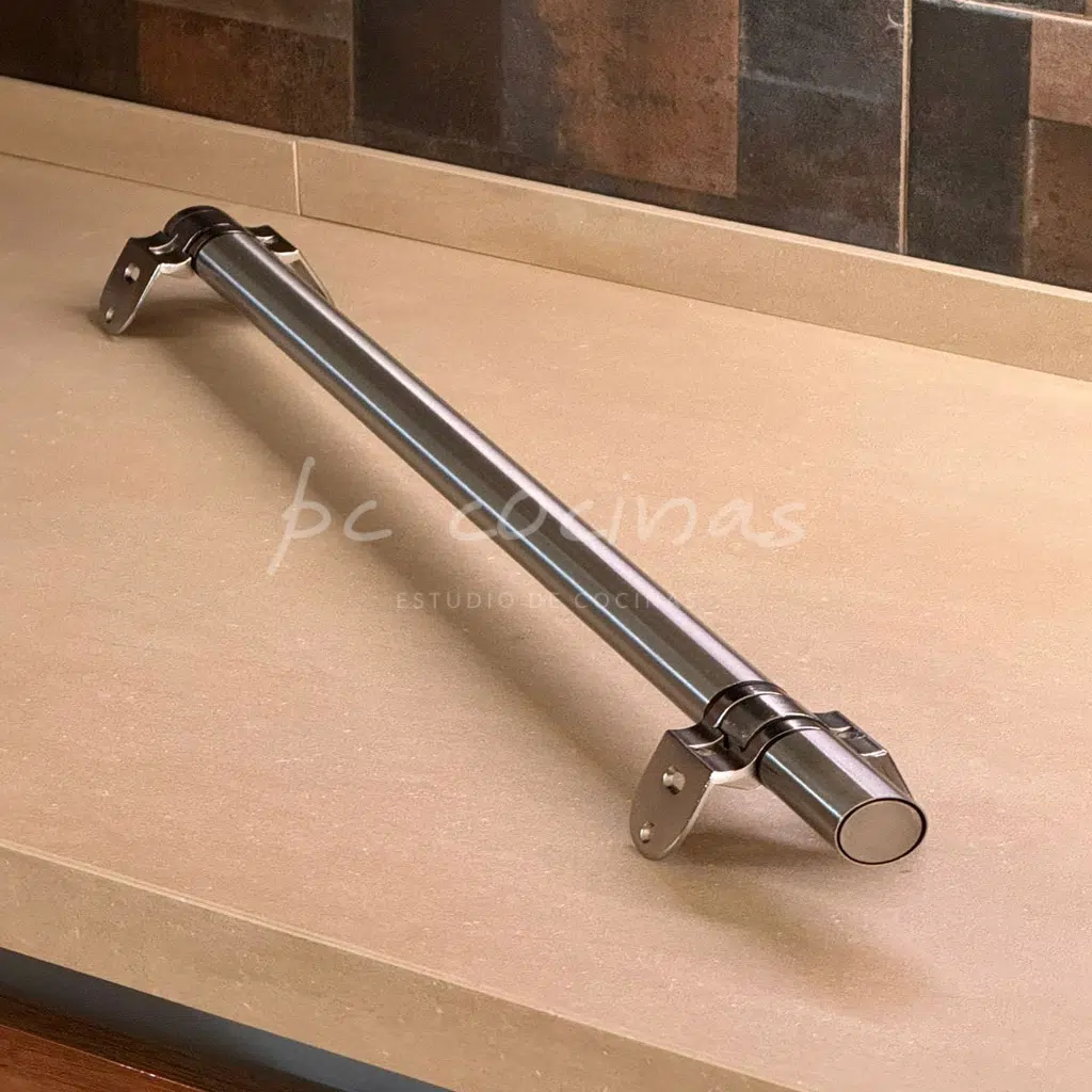 Bisagra Movi Corner articulada inox 70 cm de altura para puertas con tirador uñero - Imagen 2
